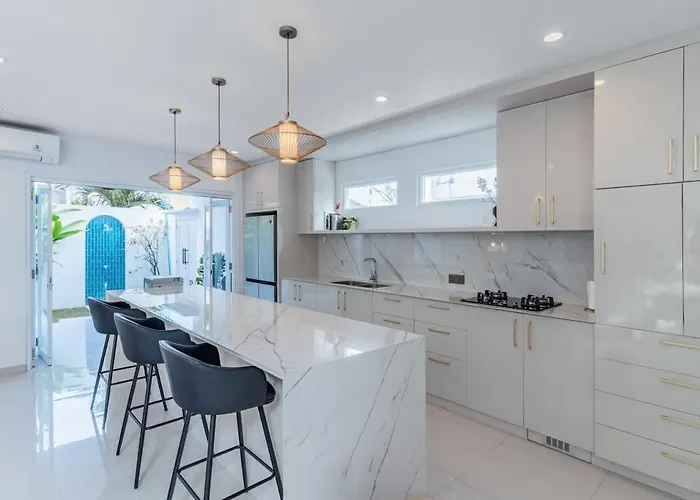 Modern 3br With Pool And Rooftop Lounge