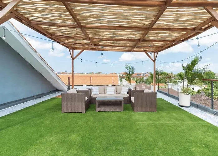 Modern 3br With Pool And Rooftop Lounge * Canggu