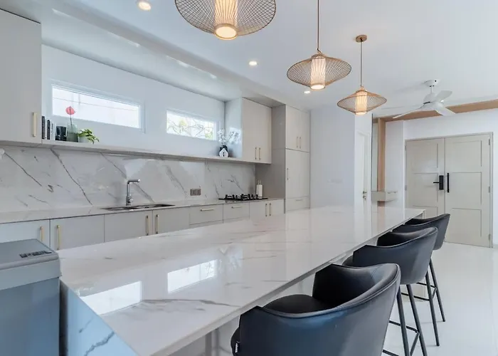 Modern 3br With Pool And Rooftop Lounge Ferienhaus *