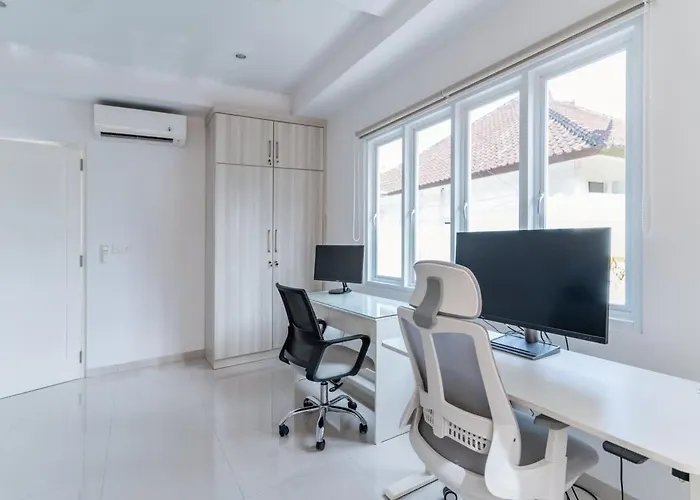 Modern 3br With Pool And Rooftop Lounge * Canggu
