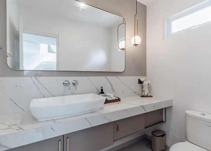 Ferienhaus Modern 3br With Pool And Rooftop Lounge Canggu