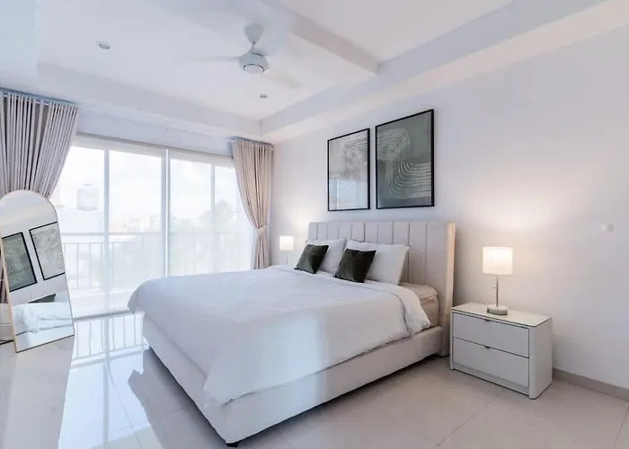 Ferienhaus Modern 3br With Pool And Rooftop Lounge