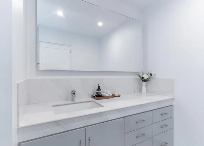 Modern 3br With Pool And Rooftop Lounge Canggu