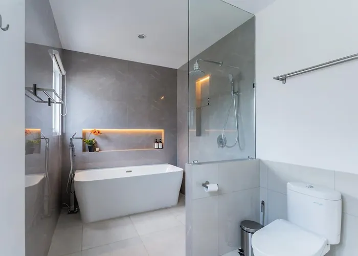 Modern 3br With Pool And Rooftop Lounge Ferienhaus *