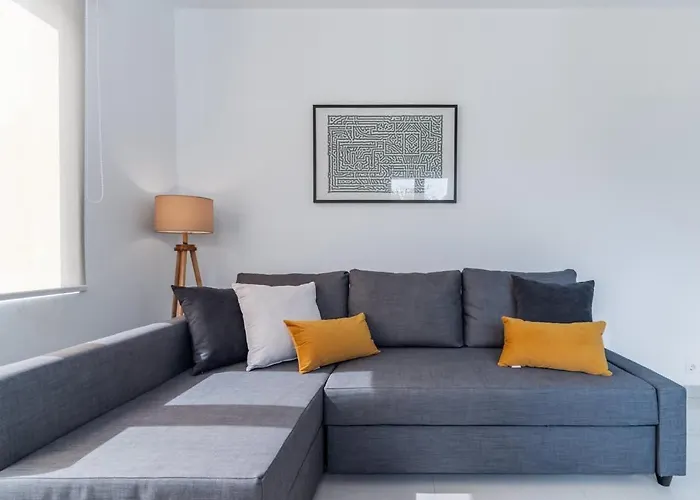 Ferienhaus Modern 3br With Pool And Rooftop Lounge
